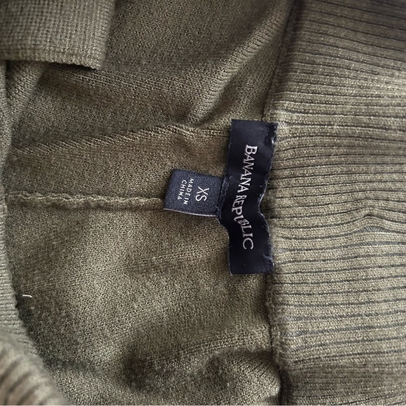 Banana Republic Sweater pants - Picture 3 of 3